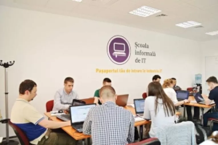 Asociatia Profesionistilor in Afaceri  sustine ca  Romania are nevoie de aproximativ 50.000 de specialisti IT