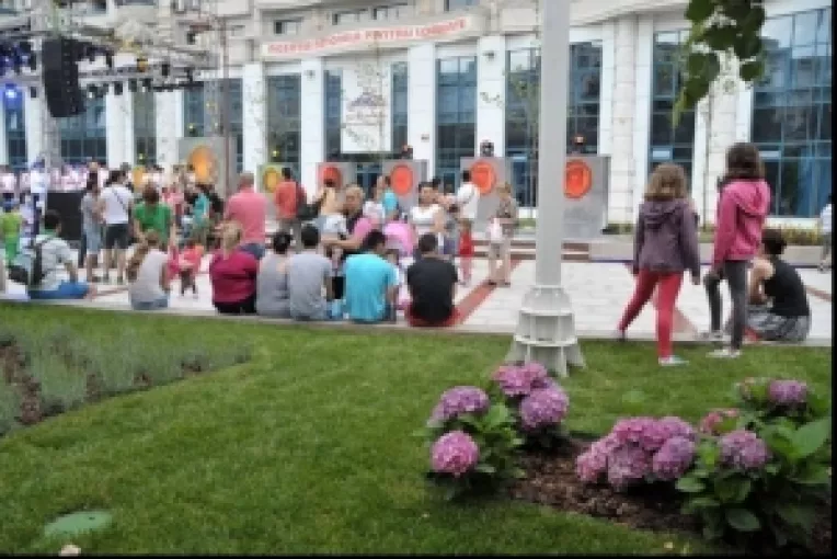 Concerte in perioada 30 august - 20 septembrie, in Piata Regiunilor de pe Bulevardul Unirii