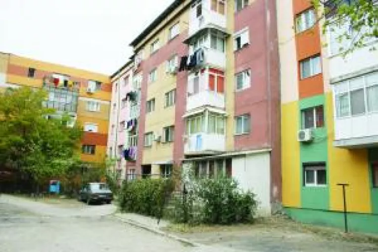 Culorile cladirilor din Banie, la mana primariei