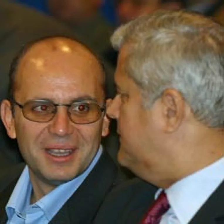 Gruparea lui Gusa il acuza pe Boc de colaborationism cu PSD