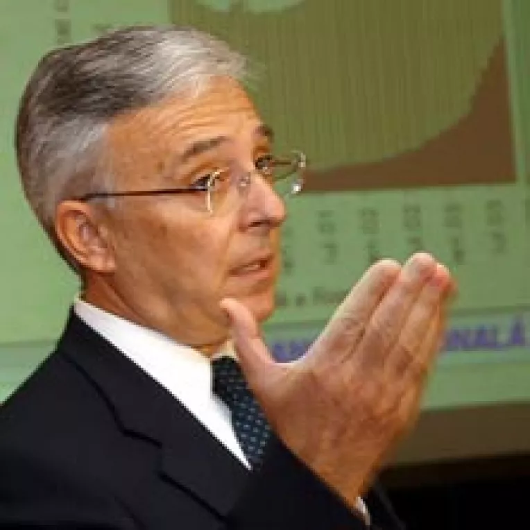 Mugur Isarescu dixit:  Piata valutara nu este pentru plangaciosi!