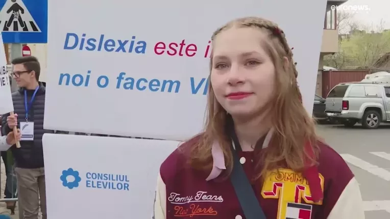 Protest in fata Inspectoratului Scolar Bucuresti