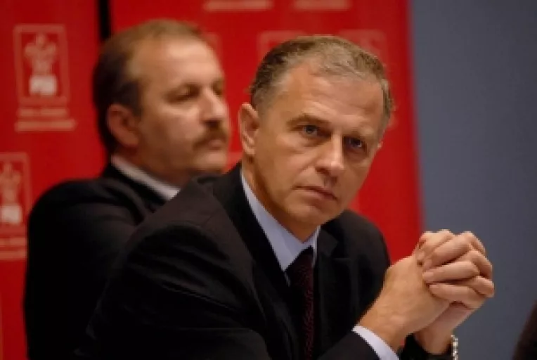 PSD incepe marti strangerea de semnaturi pentru modificarea Constitutiei