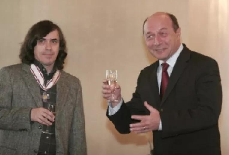 Scriitorul Mircea Cartarescu sfatuieste PDL-ul sa se debaraseze de Basescu