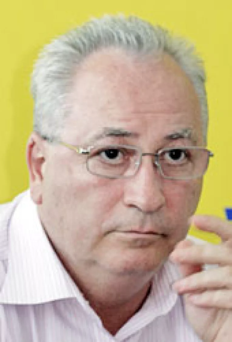 Senatorul Puiu Hasotti: "Alianta D.A. e moarta si neingropata"