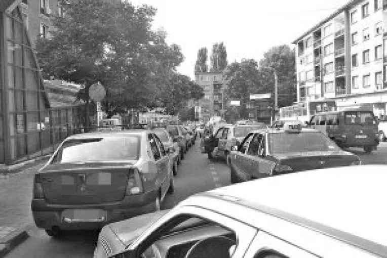 Taximetristii trag sa moara, dar nu se predau