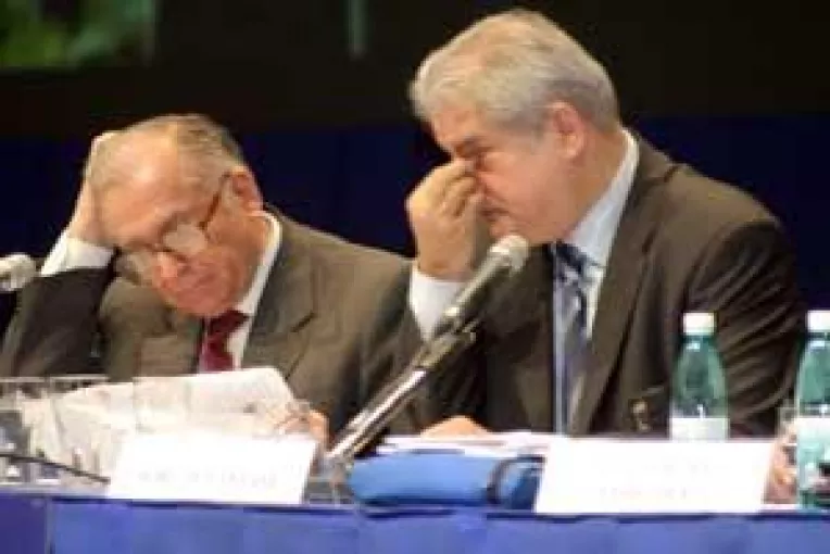 "Tovarasii" din PSD vorbesc despre innoirea partidului