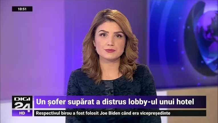 Un barbat suparat pe angajatii unui hotel din China a intrat cu masina prin usile de la intrare