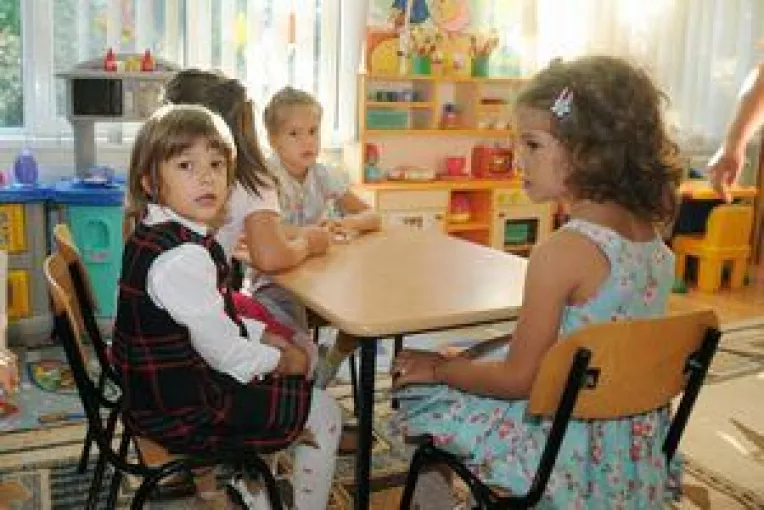 Un numar de 2.582 de locuri sunt libere in 120 de gradinite din invatamantul de stat din Bucuresti